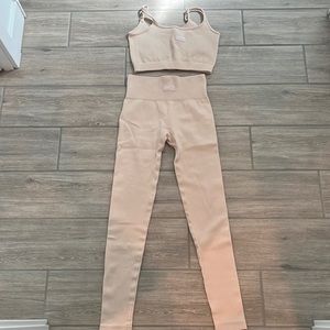 Bo + tee yoga workout set